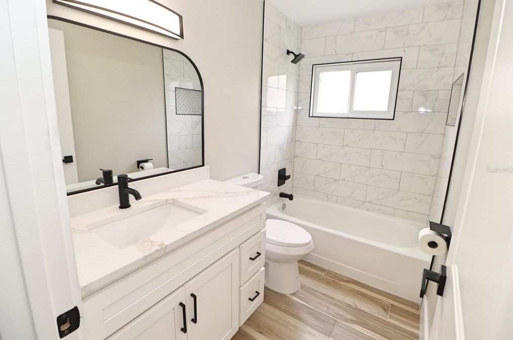 818 Fairway Dr, New Smyrna FL  32168-6117 exterior