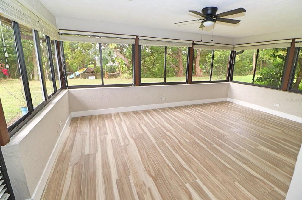 818 Fairway Dr, New Smyrna FL  32168-6117 exterior