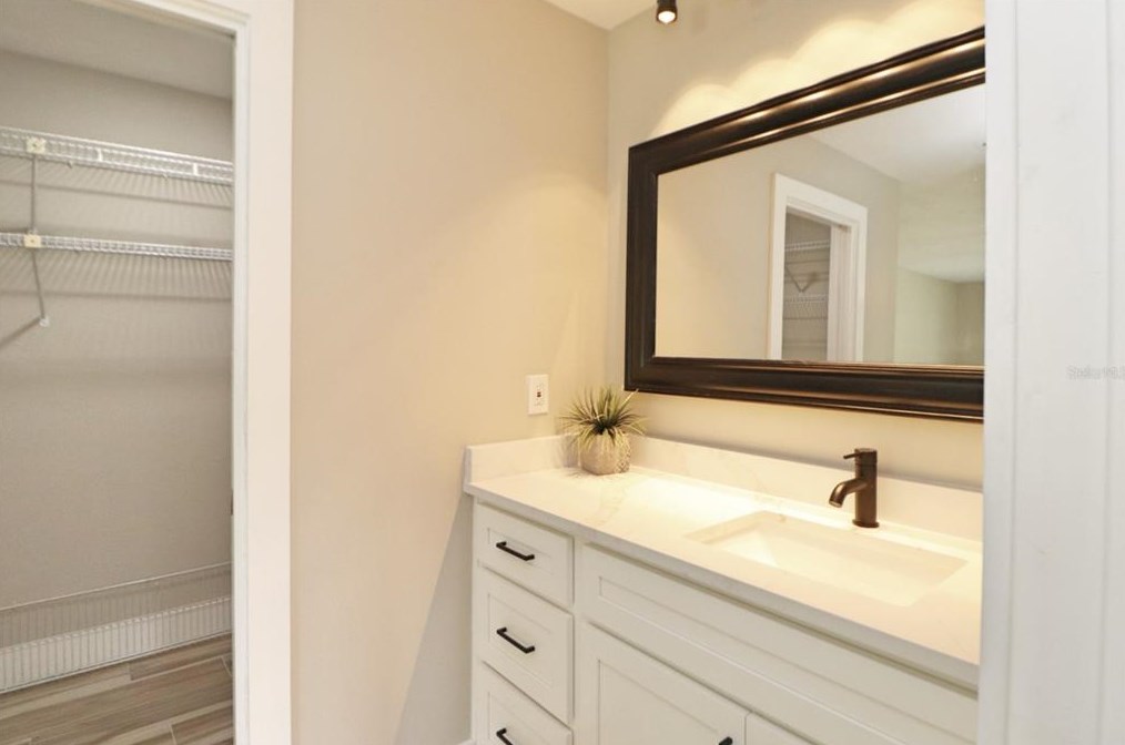 818 Fairway Dr, New Smyrna FL  32168-6117 exterior