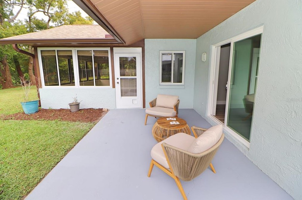 818 Fairway Dr, New Smyrna FL  32168-6117 exterior