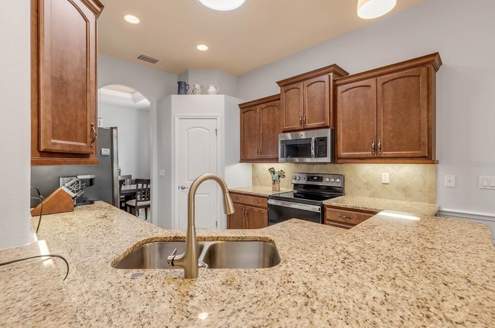 3386 Leonardo Ln, New Smyrna FL  32168-4696 exterior