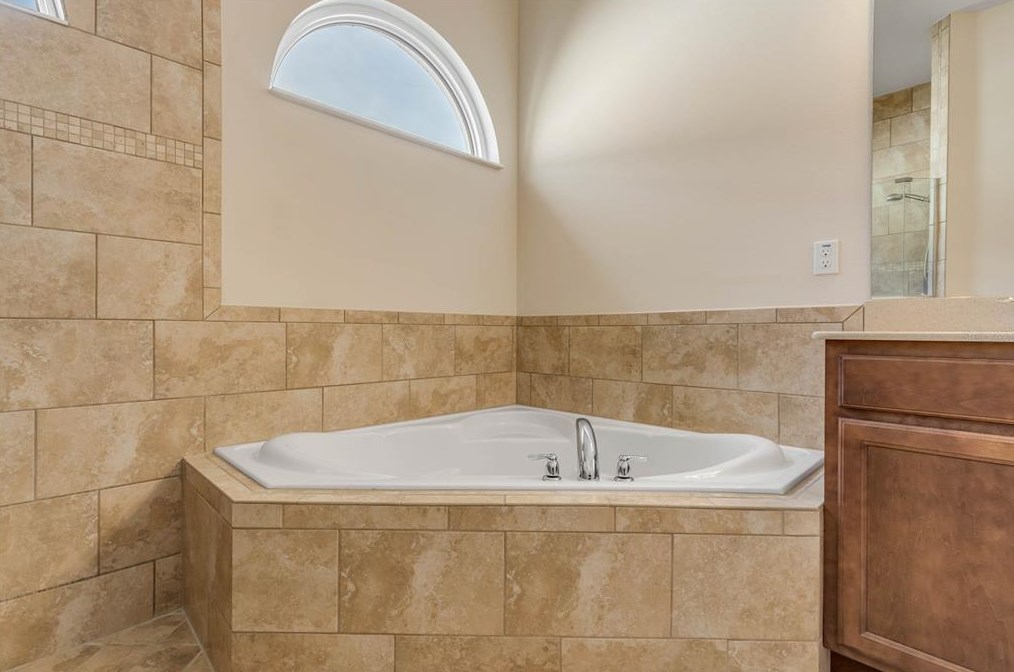 3386 Leonardo Ln, New Smyrna FL  32168-4696 exterior