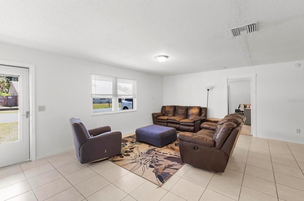 1518 Juniper Dr, Edgewater FL  32132-2640 exterior