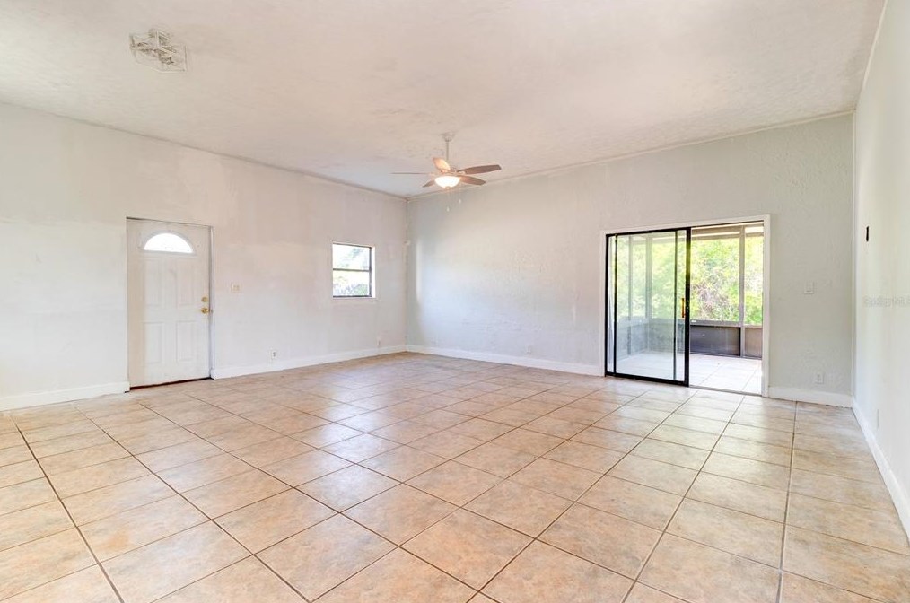 419 Sea Hawk Ct, Edgewater FL  32141-4185 exterior