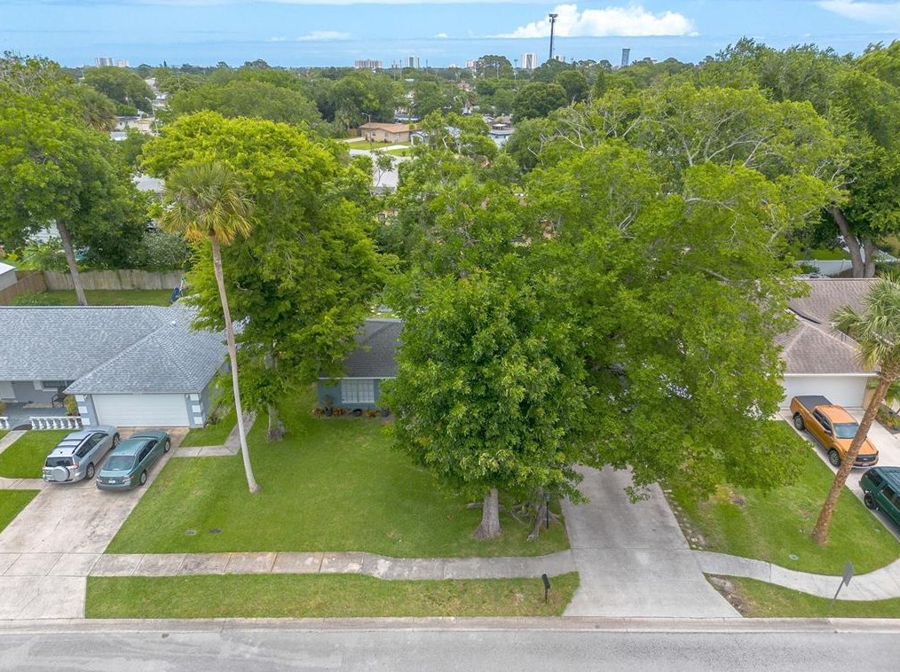 1737 Jacobs Rd, Daytona Beach FL 32119-1907 exterior