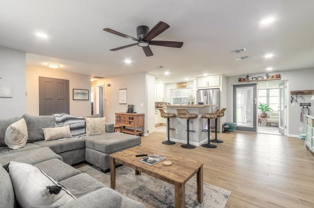 1737 Jacobs Rd, Daytona Beach FL 32119-1907 exterior