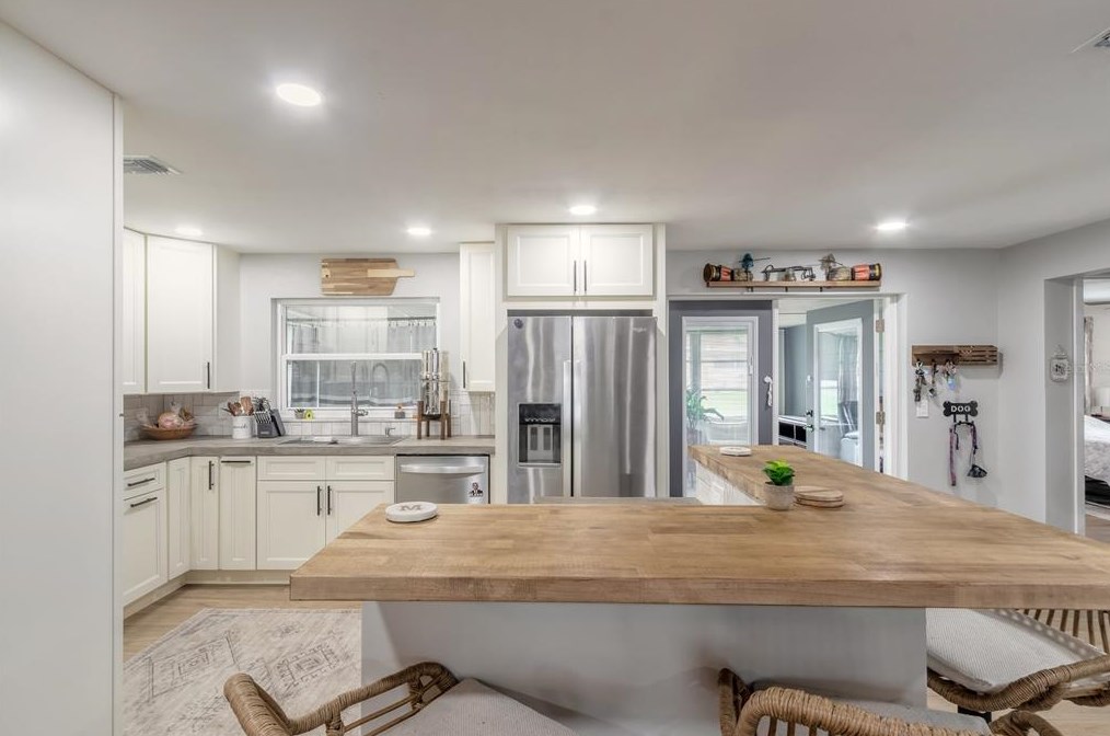 1737 Jacobs Rd, Daytona Beach FL 32119-1907 exterior