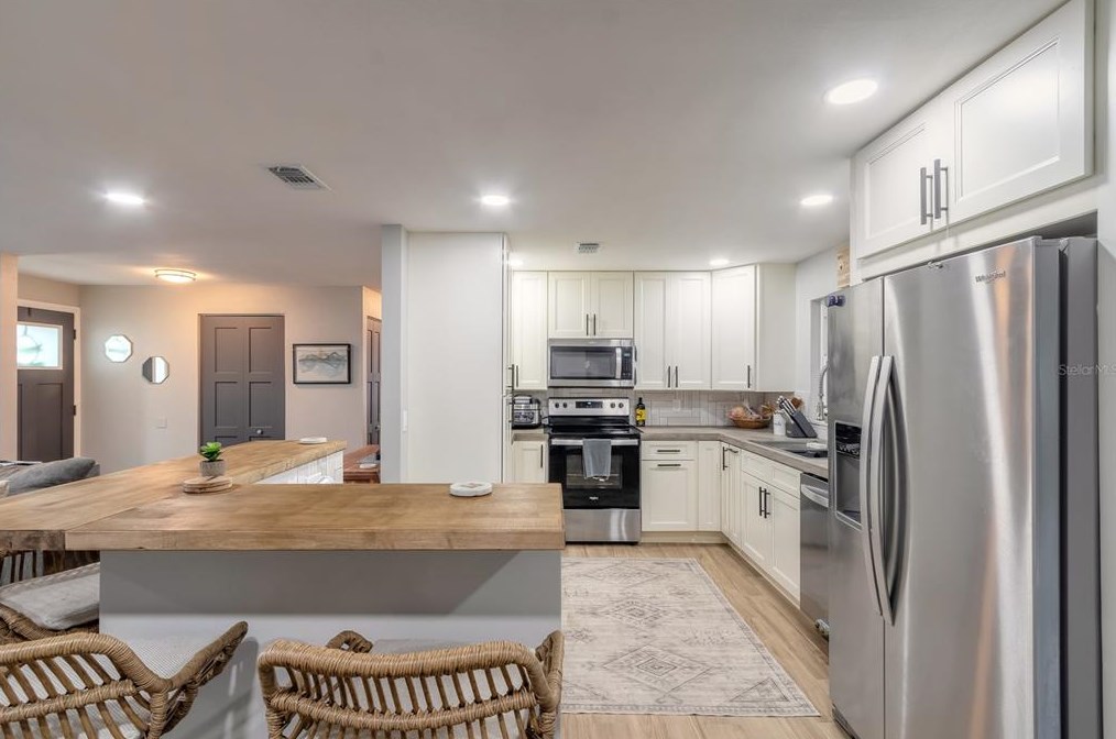 1737 Jacobs Rd, Daytona Beach FL 32119-1907 exterior