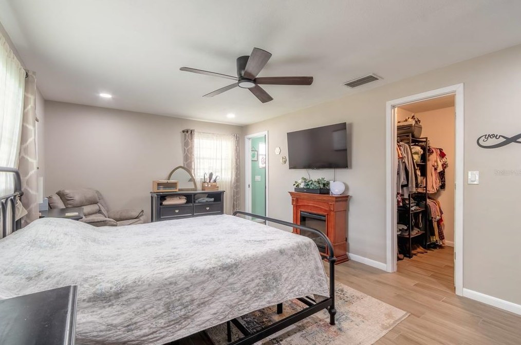 1737 Jacobs Rd, Daytona Beach FL 32119-1907 exterior