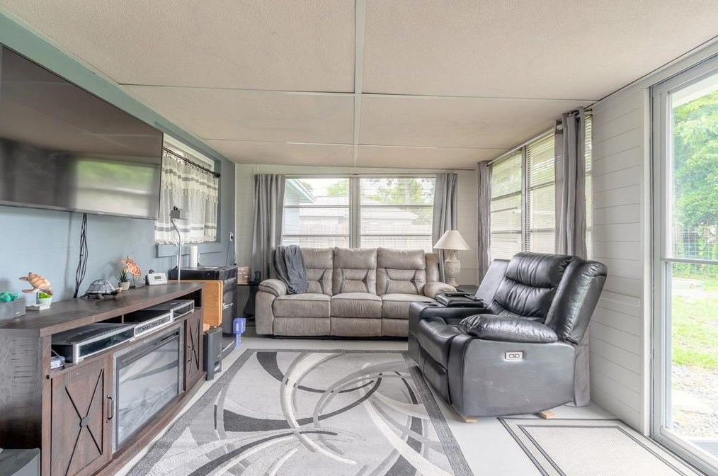 1737 Jacobs Rd, Daytona Beach FL 32119-1907 exterior