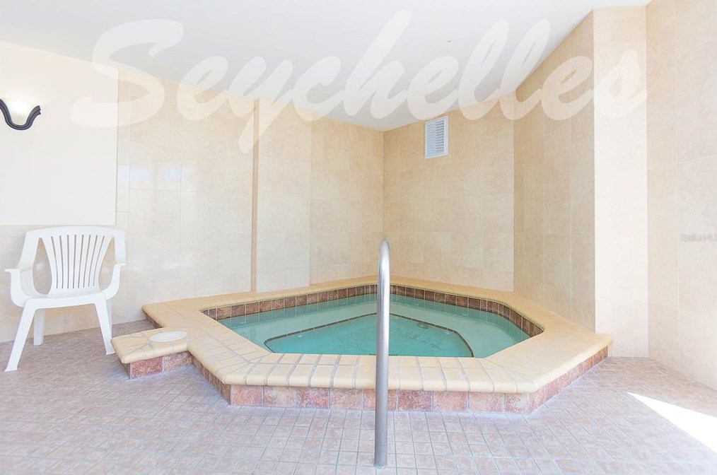 3855 Atlantic Ave, Daytona Beach FL  32118-7748 exterior