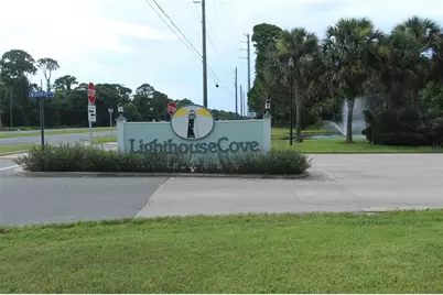 498 Sioux Boulevard, Oak Hill, FL 32759 - Photo 3