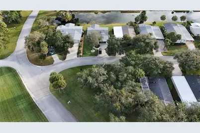 498 Sioux Boulevard, Oak Hill, FL 32759 - Photo 5