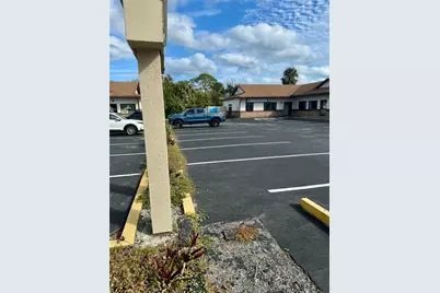 2335 S Ridgewood Avenue, South Daytona, FL 32119 - Photo 9