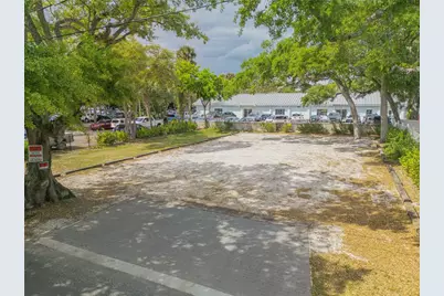 214 Columbus Avenue, New Smyrna Beach, FL 32169 - Photo 1