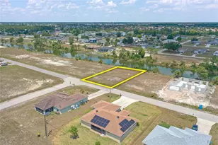 2831 NE 5th Pl, Cape Coral, FL 33909 - Photo 7