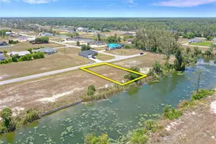 3023 NE 5th Pl, Cape Coral, FL 33909 - Photo 9