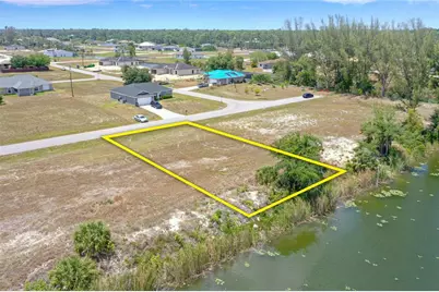 3023 NE 5th Place, Cape Coral, FL 33909 - Photo 5