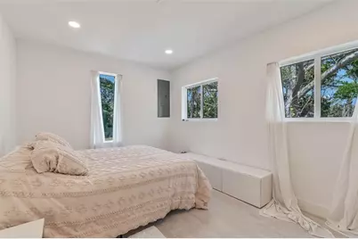 833 E 12th Avenue, New Smyrna Beach, FL 32169 - Photo 11