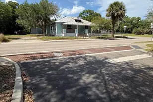 585 Washington St, New Smyrna Beach, FL 32168 - Photo 3