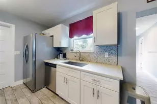 5476 W Bayshore Dr, Port Orange, FL 32127 - Photo 9