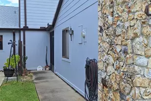 2263 Deerwood Dr, New Smyrna Beach, FL 32168 - Photo 5