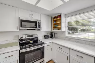 319 Columbus Avenue, New Smyrna Beach, FL 32169 - Photo 11