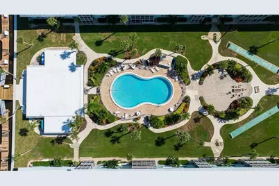 325 N Causeway #D103, New Smyrna Beach, FL 32169 - Photo 3