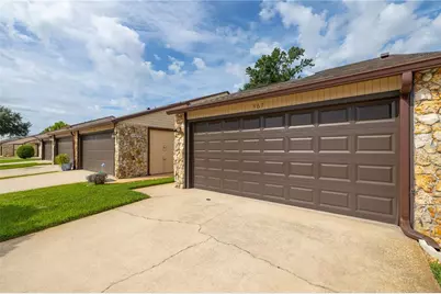 367 Castlewood Lane, New Smyrna Beach, FL 32168 - Photo 3