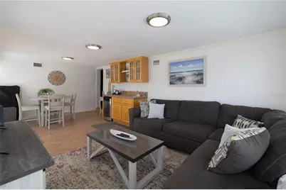 813 E 6th Avenue, New Smyrna Beach, FL 32169 - Photo 13