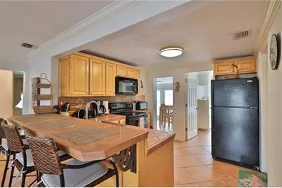 813 E 6th Avenue, New Smyrna Beach, FL 32169 - Photo 9