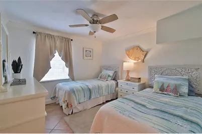 813 E 6th Avenue, New Smyrna Beach, FL 32169 - Photo 21