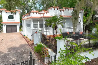 229 E 6th Avenue, Mount Dora, FL 32757 - Photo 1