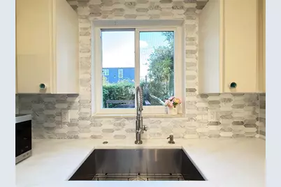 303 S Pine Street, New Smyrna Beach, FL 32169 - Photo 3