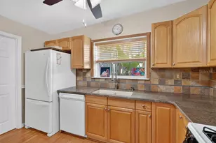 810 E 9th Ave, New Smyrna Beach, FL 32169 - Photo 15