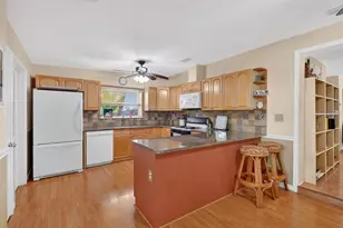 810 E 9th Ave, New Smyrna Beach, FL 32169 - Photo 13