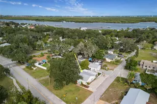 1711 Magnolia St, New Smyrna Beach, FL 32168 - Photo 3