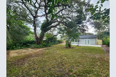 798 E 11th Avenue, New Smyrna Beach, FL 32169 - Photo 17