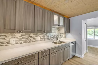921 E 2nd Avenue, New Smyrna Beach, FL 32169 - Photo 17