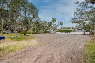 607 Goodwin Ave, New Smyrna Beach, FL 32169 - Photo 1
