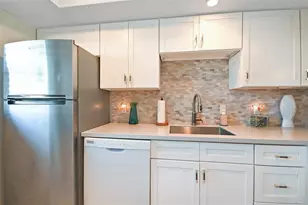 325 N Causeway, New Smyrna Beach, FL 32169 - Photo 9