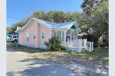 207 N Pine Street, New Smyrna Beach, FL 32169 - Photo 1
