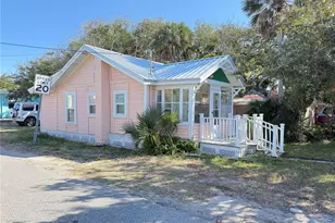 207 N Pine St, New Smyrna Beach, FL 32169 - Photo 1