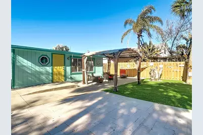 829 E 9th Avenue, New Smyrna Beach, FL 32169 - Photo 9