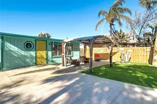 829 E 9th Ave, New Smyrna Beach, FL 32169 - Photo 9