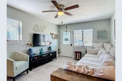 829 E 9th Avenue, New Smyrna Beach, FL 32169 - Photo 13