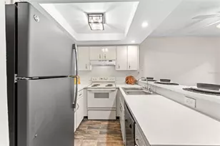 101 N Pine St, New Smyrna Beach, FL 32169 - Photo 13