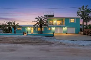 923 Locust St, New Smyrna Beach, FL 32169 - Photo 1