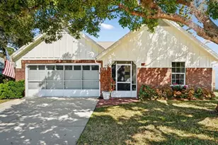 701 Pine Shores Cir, New Smyrna Beach, FL 32168 - Photo 1