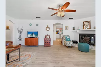 813 E 11th Avenue, New Smyrna Beach, FL 32169 - Photo 15